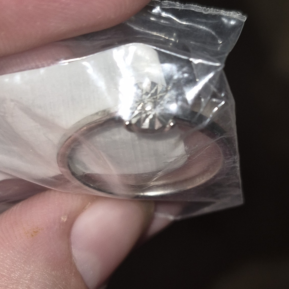 Elegant Silver Ring with Clear Gemstone